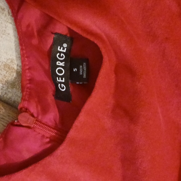 EUC Girl's Red Velure Xmas Dress - Picture 4 of 4